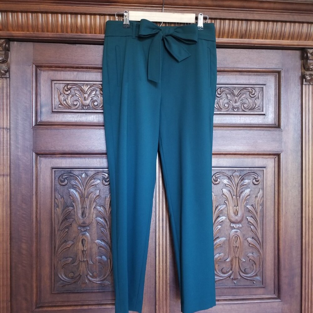 LIKE NEW Tie Waist Ankle Pants